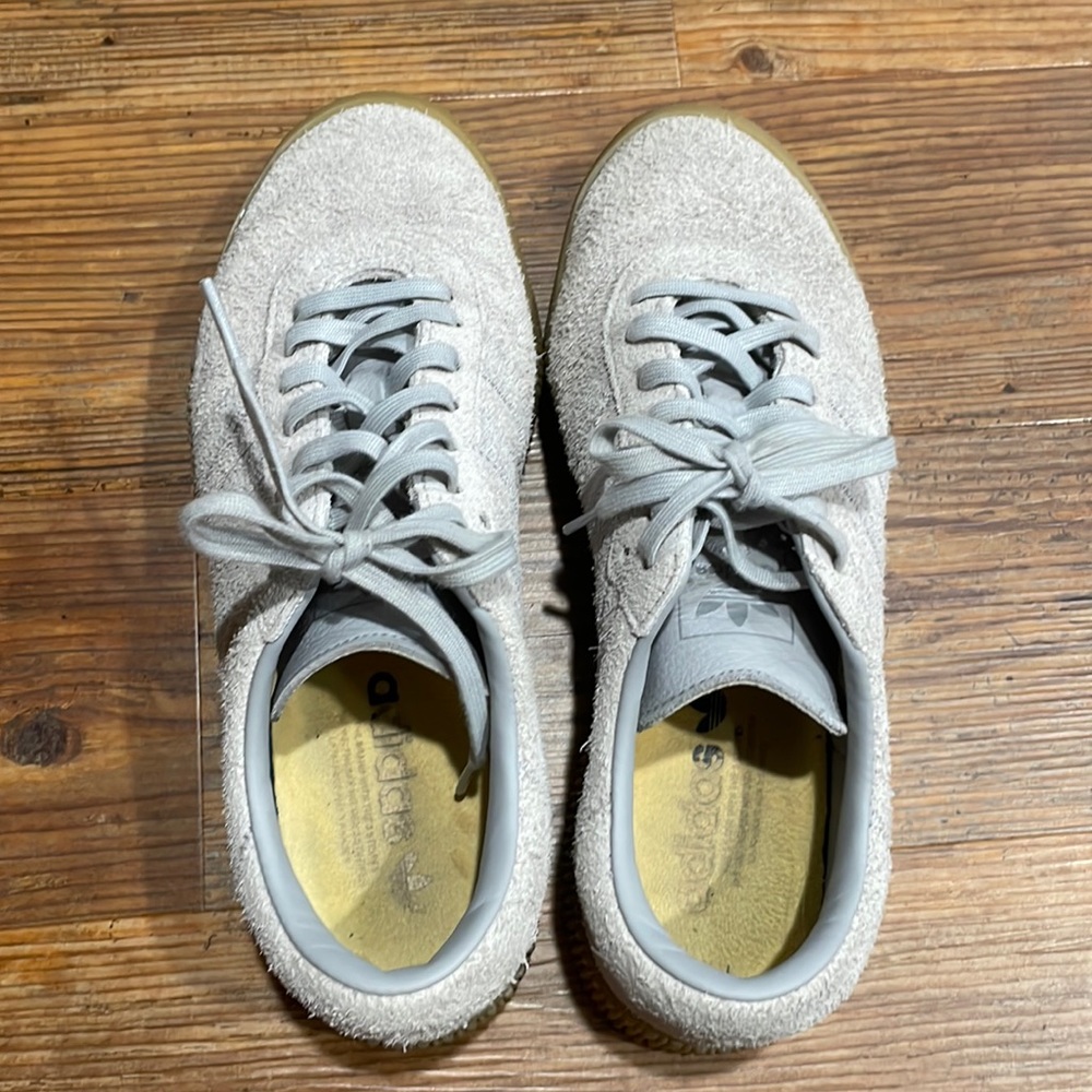Sambarose tennis shoes